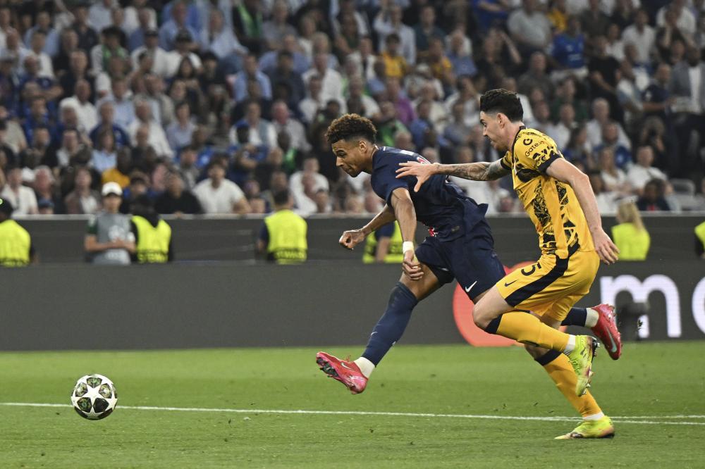 30号再续，弗林蓬社媒展示利物浦新赛季球衣